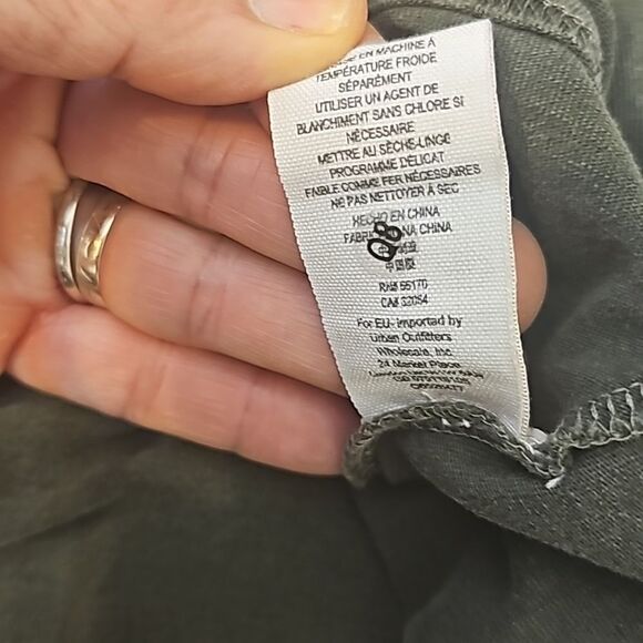 Free People  Ratio olive green split neck blouse  S - Picture 10 of 10